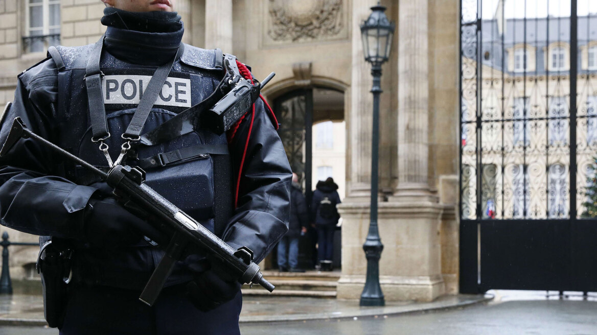 Συναγερμός στο Παρίσι - Νέες απειλές σε Λύκεια
